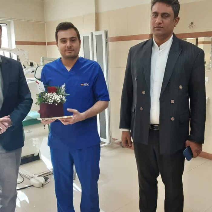 تقدیر از دندانپزشکان درمانگاه تقدیر از دندانپزشکان درمانگاه